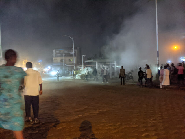 Drame une voiture prend feu dans une station d'essence à Lomé